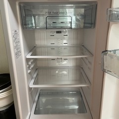 Hitachi 冷蔵庫の画像