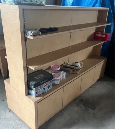 店舗什器　商品棚　ショーケース