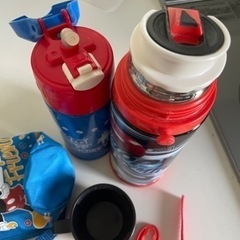子供用水筒の画像