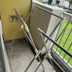布団・洗濯干しの画像