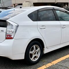 他の自社ローン店よりも安く乗れます!!予審審査に自信の無い方、安心してどうぞ！プリウス Sツーリングセレクション 入庫しました♡内装パノラマ画像あり！の画像