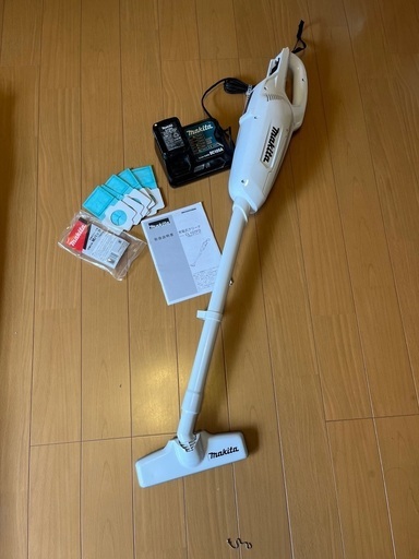 マキタ　充電式コードレス掃除機　CL107FD