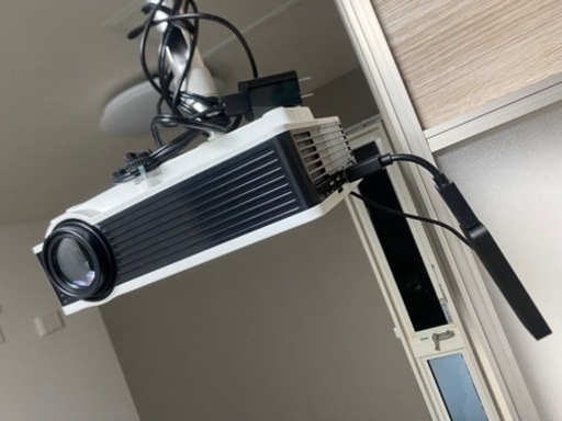 プロジェクター、スクリーン、Amazonファイヤースティックセット LED Projectorプロジェクションスクリーン付き ファイヤースティック付 