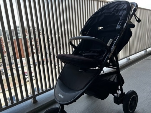 アップリカ 3輪ベビーカー 
スムーヴ