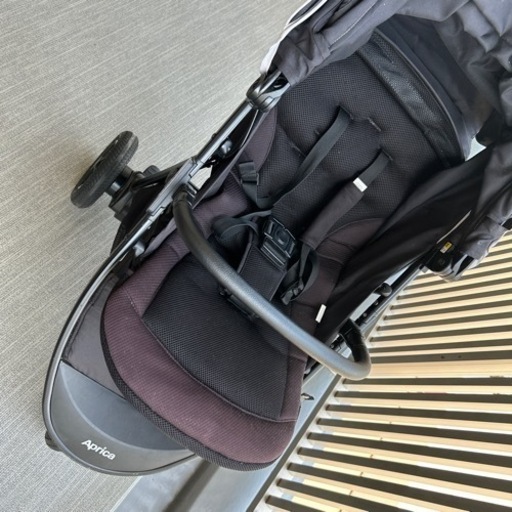 アップリカ 3輪ベビーカー 
スムーヴ