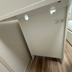 謝礼2000円お支払いします‼️  無料 IKEA オムツ替え台 オムツ台 チェンジングテーブル オムツ交換台 白 ホワイト 棚 おむつ台 おむつ交換台 本棚の画像