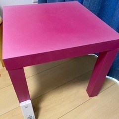 正方形　ピンクテーブル 