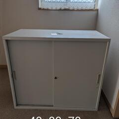 事務用品　スチール棚　鍵付き　2点