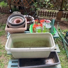 園芸用品　植木鉢　新品の害虫用スプレー　オベリスク　取りに来れる方
