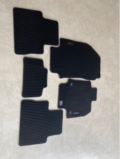 80ハリアー純正フロアマット