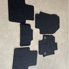 80ハリアー純正フロアマットの画像