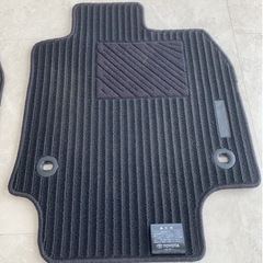 80ハリアー純正フロアマットの画像