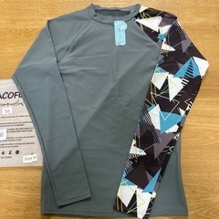 ラッシュガード新品未使用　メンズM