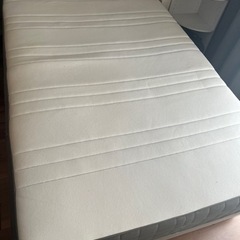 【IKEA】ベッドとマットレス（セミダブル）