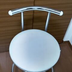 イス　座面高さ調節付きほとんど未使用の画像