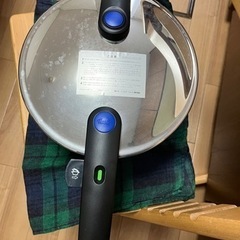 フィスラー圧力鍋　ビタクイック4.5L ガラス蓋付きの画像