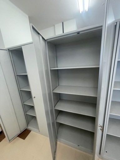 【処分価格】鍵付き カギ付き 書庫　業務用　オフィス 事務所 両開書庫 LGT-807AB | 書庫・収納庫