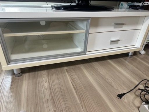白色テレビ台