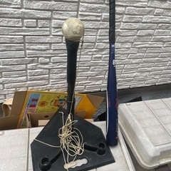 金属バットとティーバッティング練習　野球　軟式