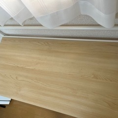 おしゃれな作業テーブルの画像