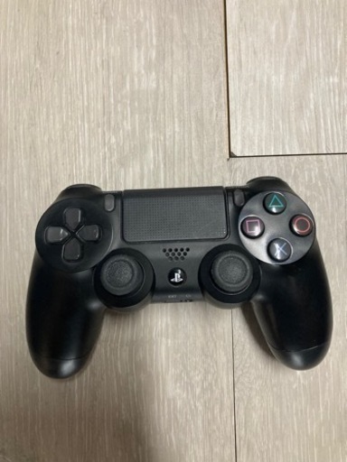 【限定１台】《早い者勝ち》PS4 500G ディスク・ハードディスク両方使用可　コントローラー白・黒2つ付