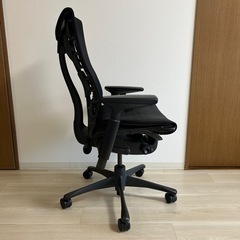 ハーマンミラー　エンボディチェアの画像