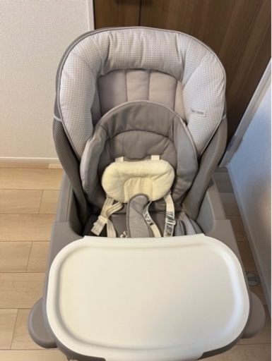 電動、音楽も流れるアップリカ、ユラリズム、ベビーチェア、ベビーベッド