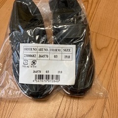 新品未使用　18.5cmキッズスニーカーの画像