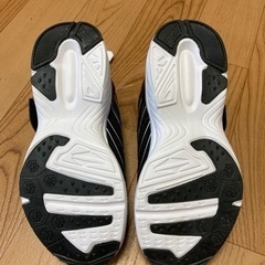 新品未使用　18.5cmキッズスニーカーの画像