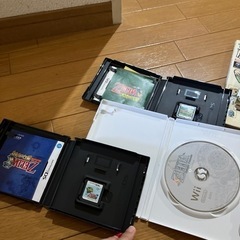 【DS】ゼルダの伝説 大地の汽笛　　 夢幻の砂時計　 【wii 】ゼルダの伝説　トワイライトプリンセス 【攻略ガイドブック】ゼルダの伝説攻略ガイドブック 【攻略本】ゼルダの伝説　風のタクトの画像