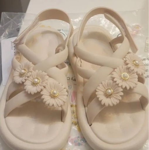 【お花サンダル】軽量で滑りにくい！