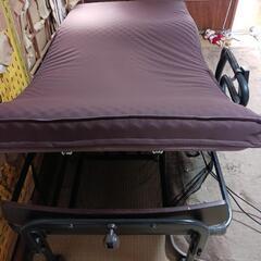 リクライニングベッドの画像