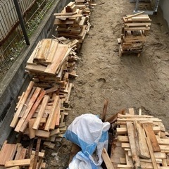 薪　まき　焚き木　焚き付け　木　木材　焚き火　生活雑貨 家庭用品 ガーデニングの画像