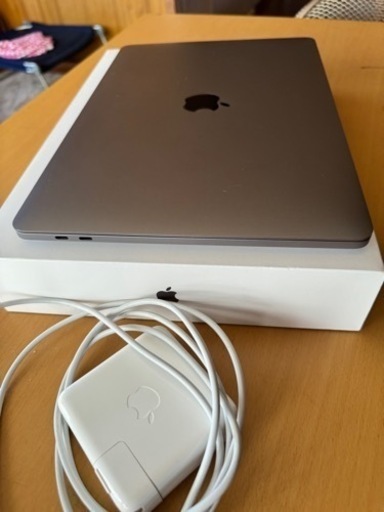 Apple MacBook Pro M1(13inch,16GB,1TB SSD,8コアCPU/8コアGPU) スペースグレイ