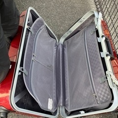 キャリーケース　大　赤色の画像