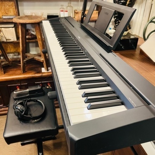《売約済》【武蔵小山店】 2023年製　電子ピアノ　p-45 YAMAHA ヤマハ　スタンド　イス　ペダル　ヘッドホン　付き　ピアノ　コンパクト　美品　椅子　高年式