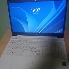 行橋市　綺麗　NEC　2019年夏モデル　軽量薄型スリムモデル　 Wifi対応　　カメラ内蔵　USBTYPEC　ベゼルレス液晶　行橋市の画像