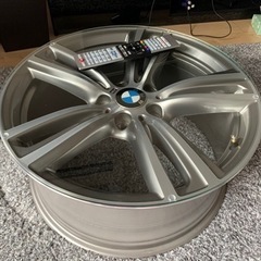 19inホイールをオシャレにガラステーブルに出来ます。