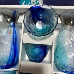 涼しげ　酒器セット　お盆に　とっくりニコ、ぐい飲み5個、新品　の画像
