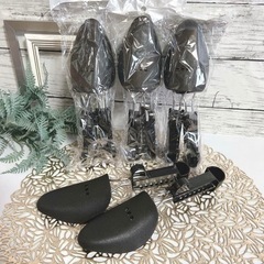 【新品未使用】シューキーパー 靴伸ばし 4足セット 22-28c...