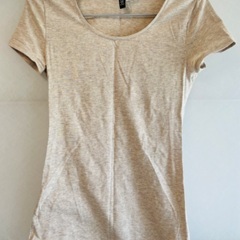 半袖Tシャツとヘアバンドの4点