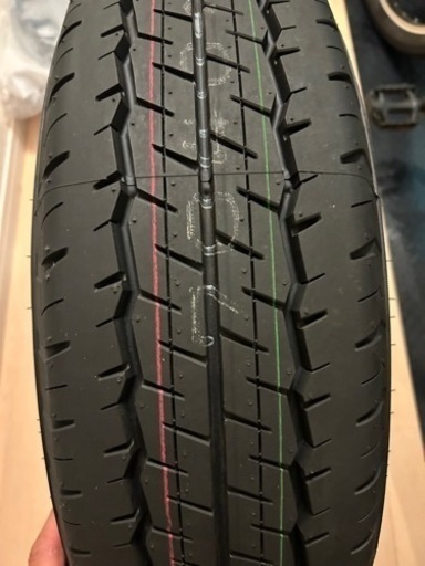 ハイエース　タイヤ