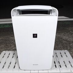 🍎シャープ 衣類乾燥除湿機 冷風扇 プラズマクラスター 7000 CM-L100-W②の画像