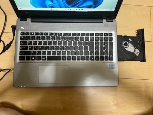 SSD 新品 256GB 第7世代Core i7 メモリ8GB カメラ有 OS 11 HD Graphics 620 32MB