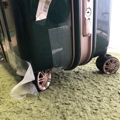 【ジャンク品】本日お渡し可能！スーツケースの画像