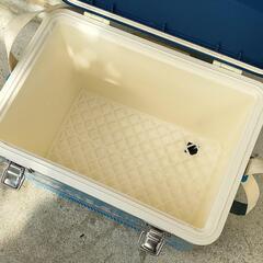 クーラーボックス　古い　色あせ　褪色　壊れなしの画像