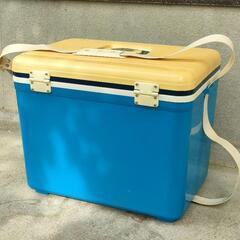 クーラーボックス　古い　色あせ　褪色　壊れなしの画像