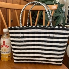 美品　ストローバッグ　モノトーン　白黒カバントートバッグの画像