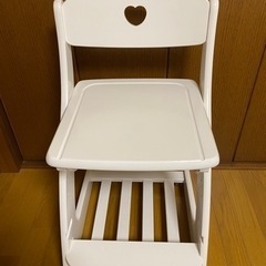 オシャレな白い椅子  木製