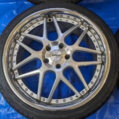 車タイヤ·ホイールセット20インチ（スペーサー付き）の画像